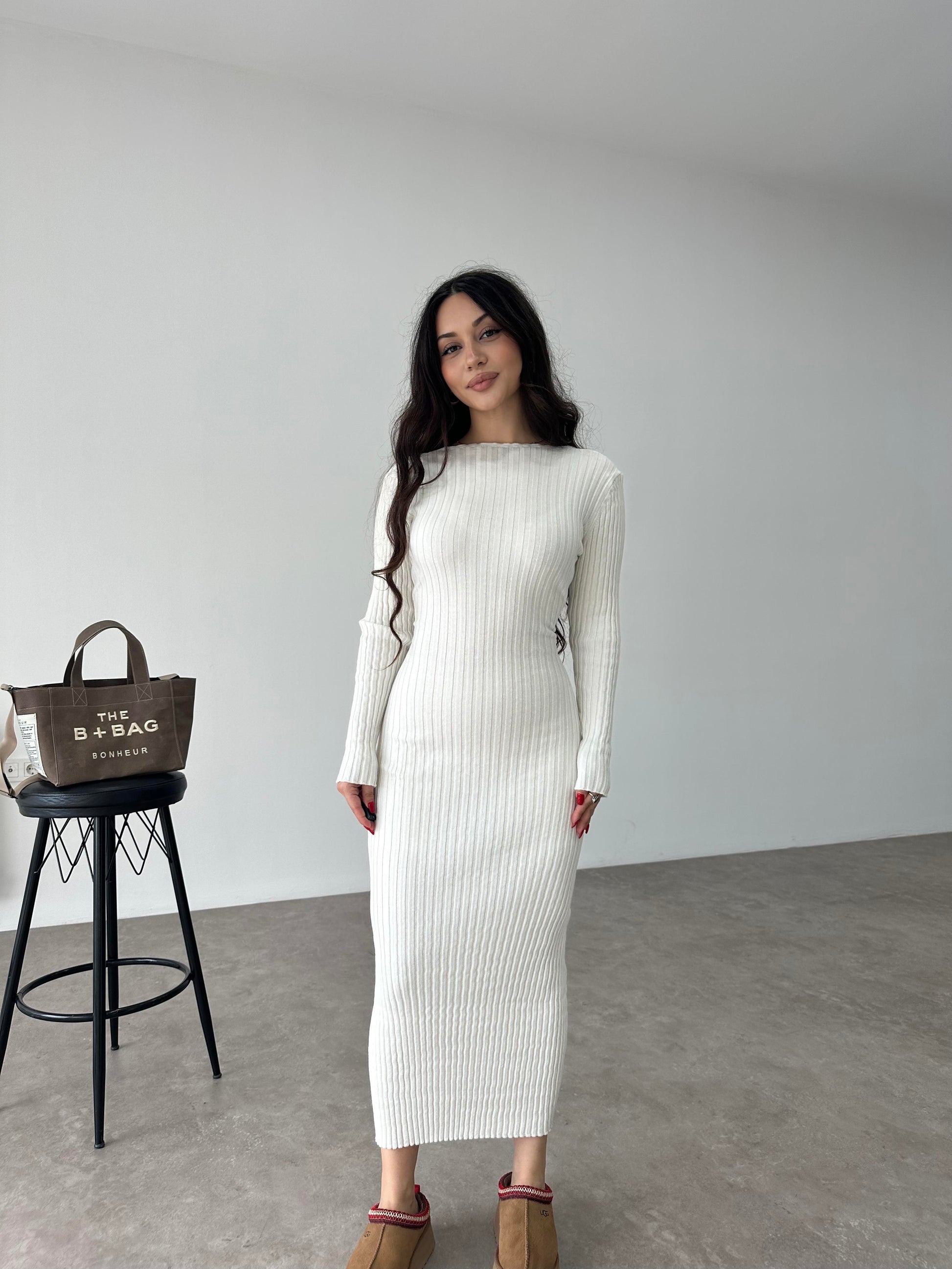 ZR Model Bağlama Detaylı Triko Beyaz Elbise
