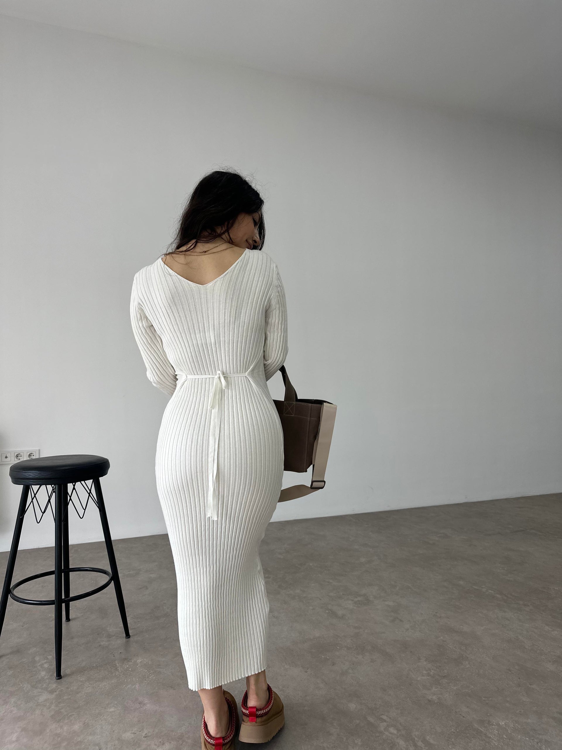 ZR Model Bağlama Detaylı Triko Beyaz Elbise