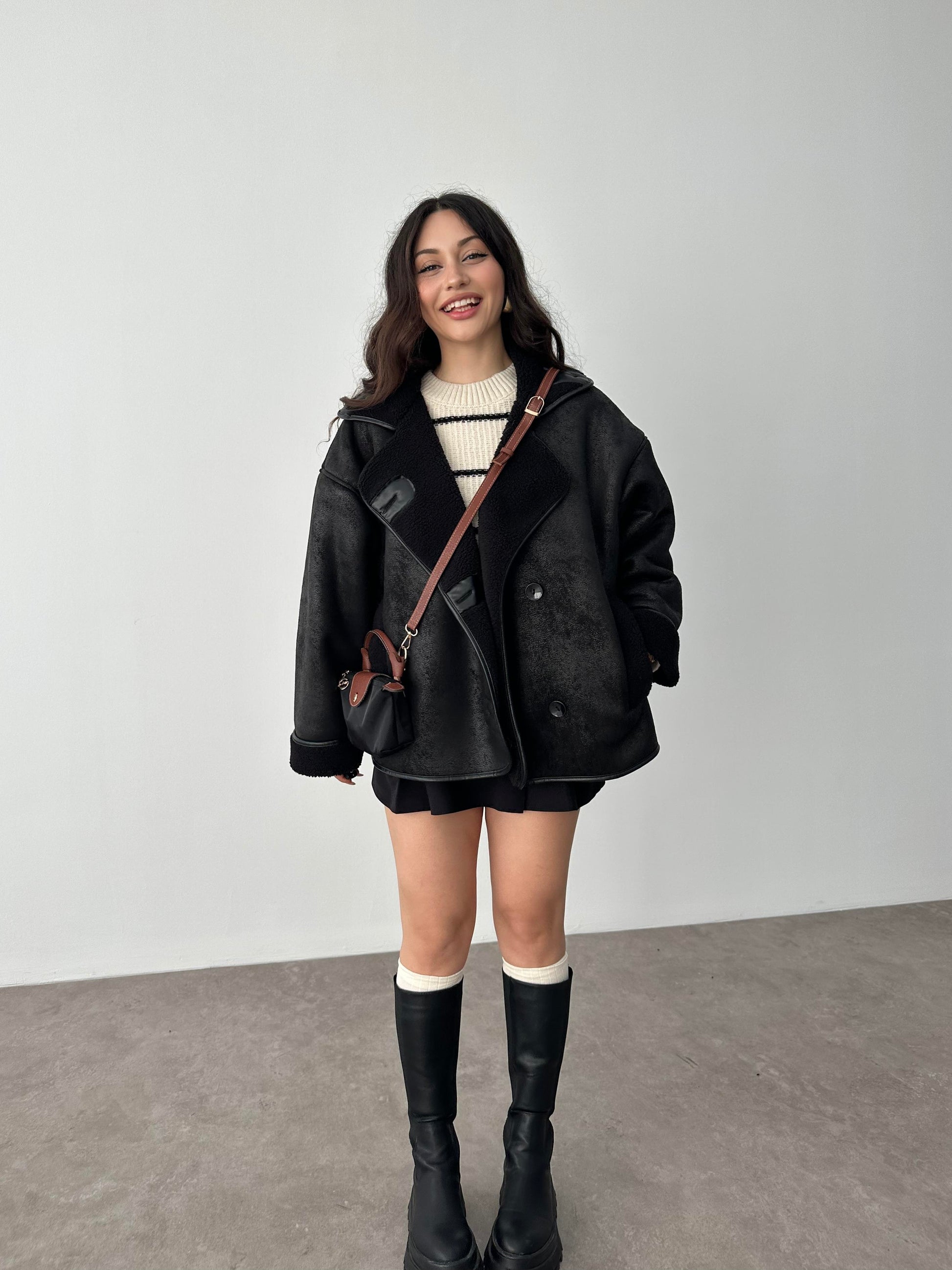 ZR Model Yakalı Teddy Kürklü Siyah Mont