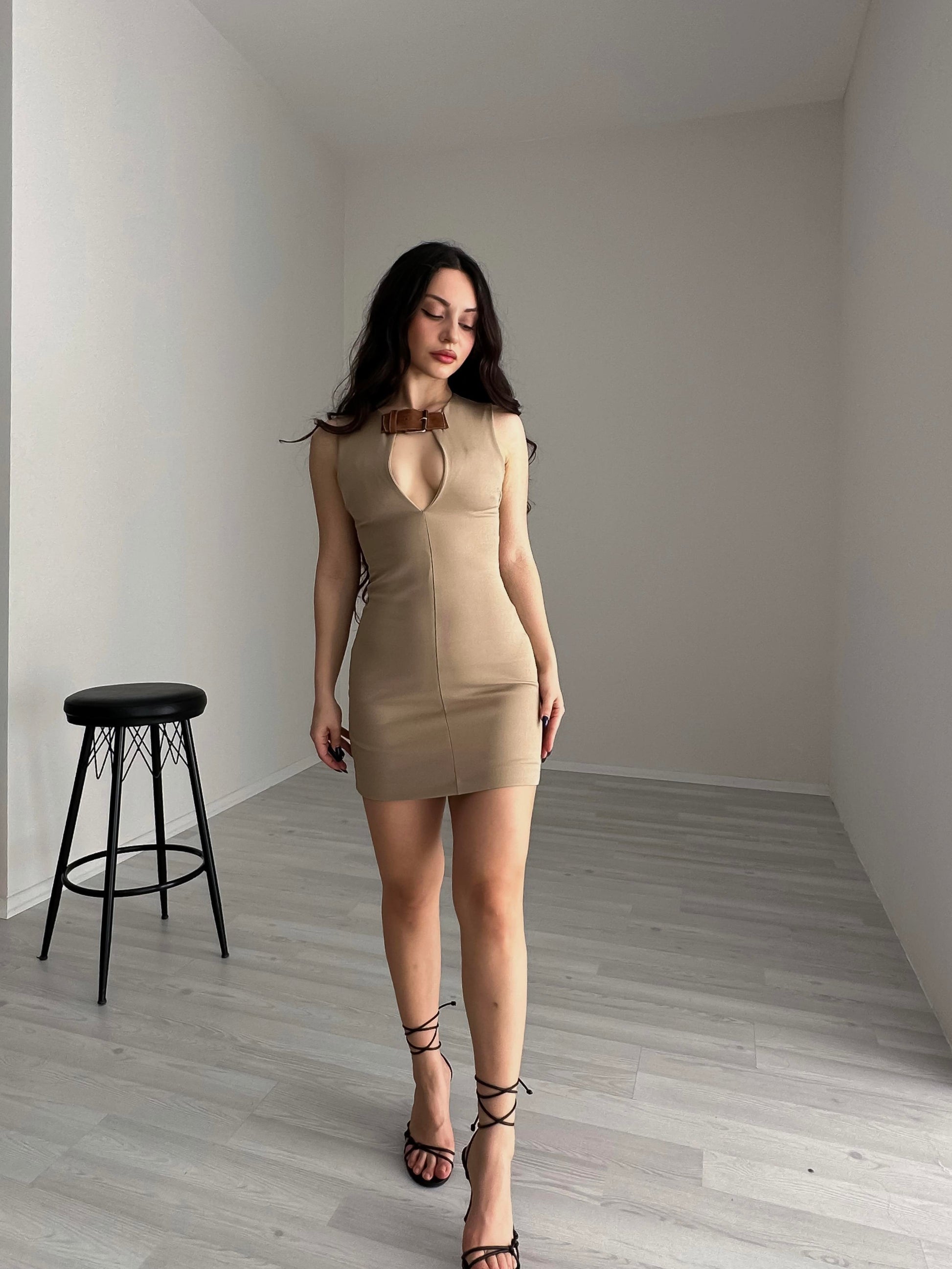 ZRA Model Yakası Kemerli Çağla Elbise