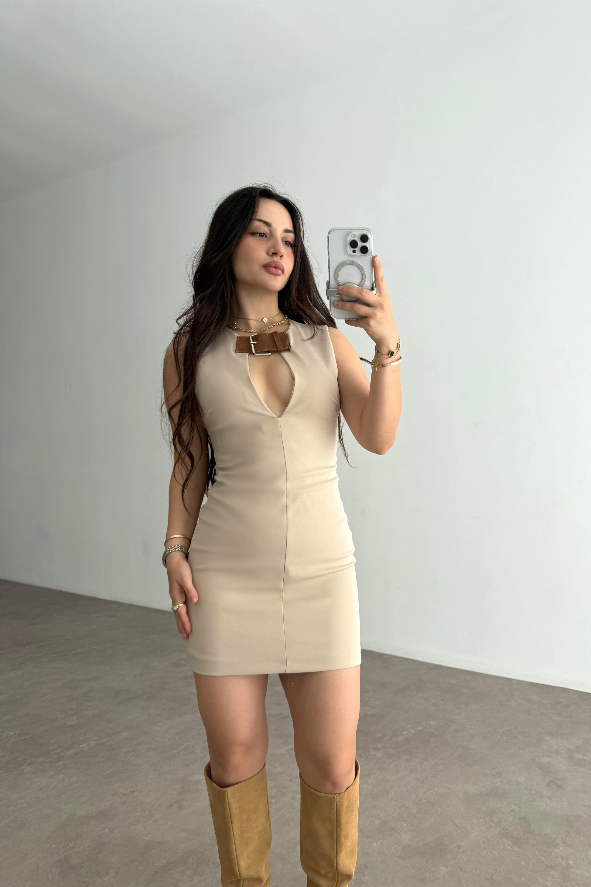 ZRA Model Yakası Kemerli Taş Elbise